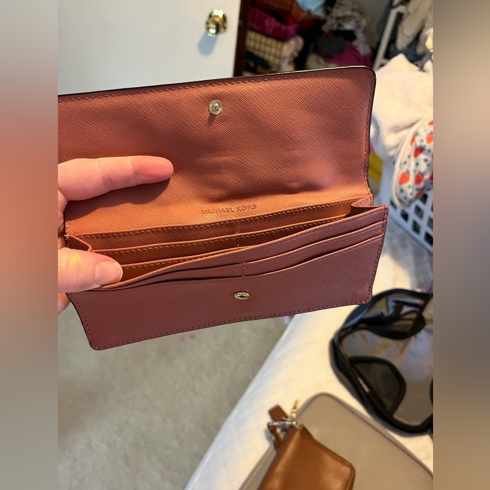 Michael kors wallet
